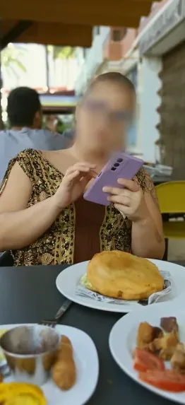 Simone, 39