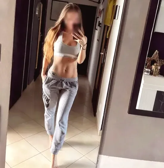 Ayse, 28