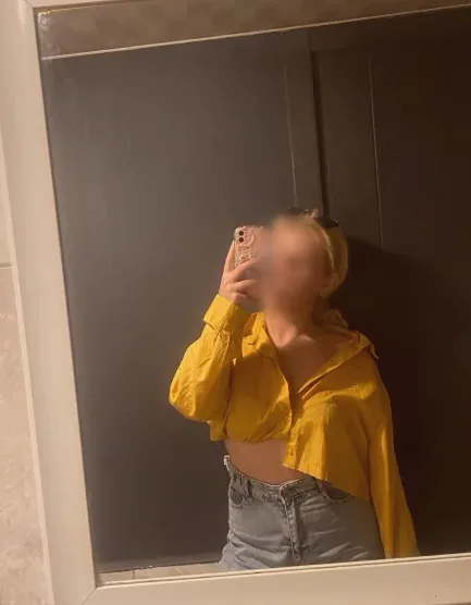 Christina, 23