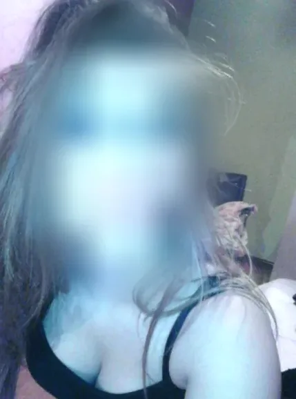 Claudia, 25
