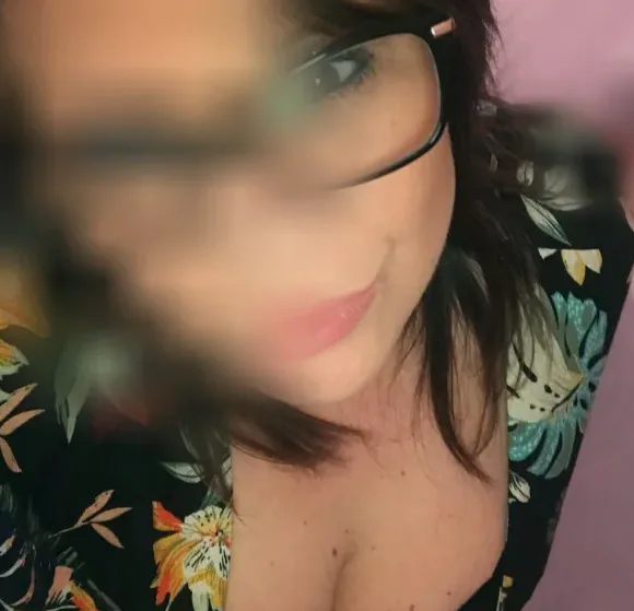 Claudia, 40