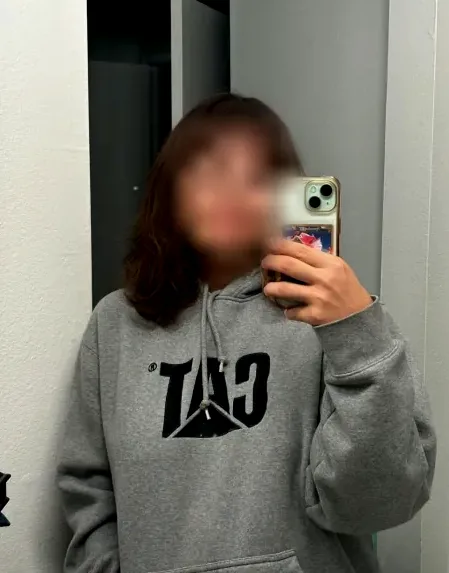 Greta, 24
