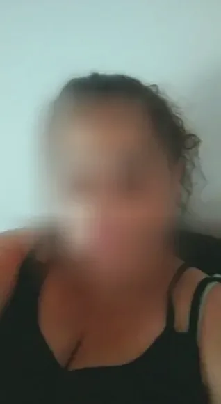Juliane, 33