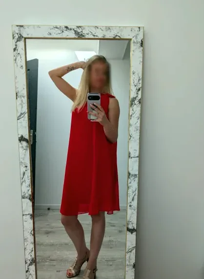 Katrin, 30