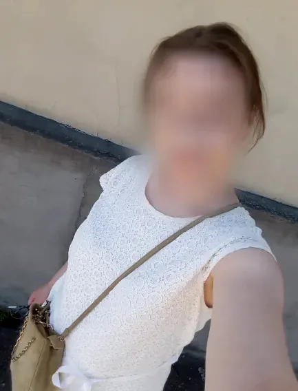 Katrin, 37