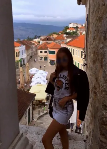 Klara, 33