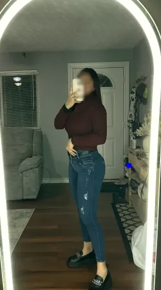 Nadine, 29