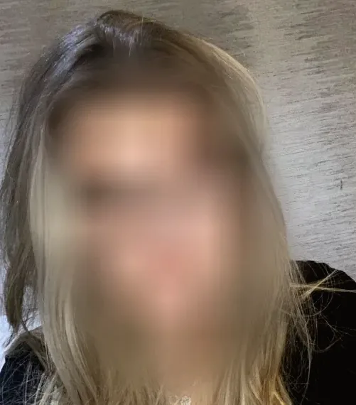 Nina, 20