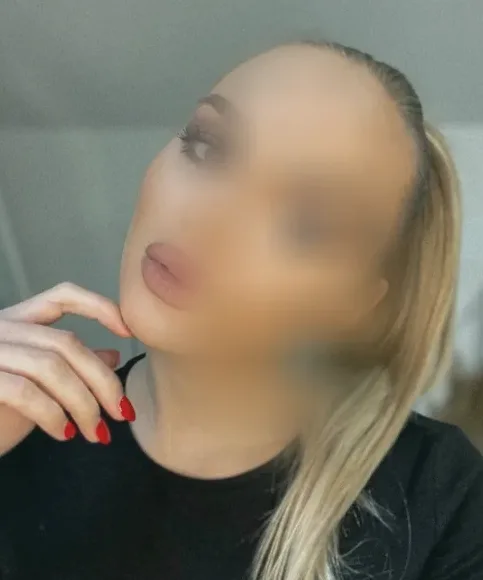 Rebecca, 31