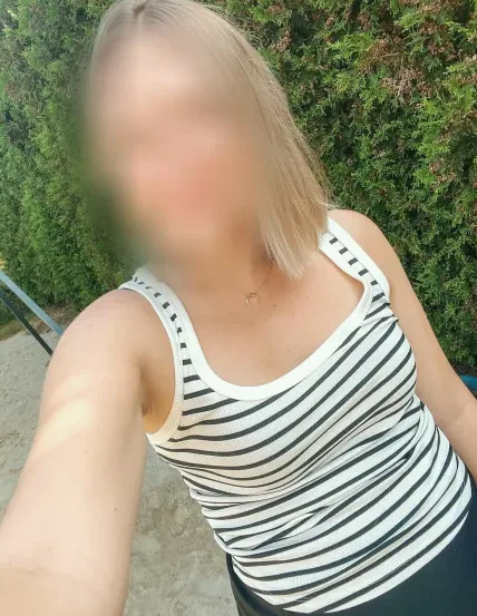 Selina, 37