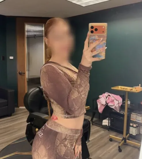 Sina, 27