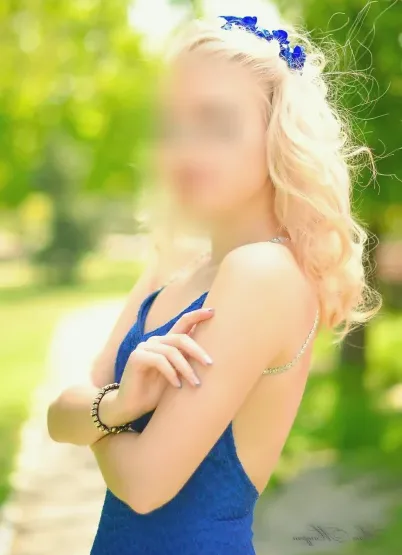Yasmin, 32