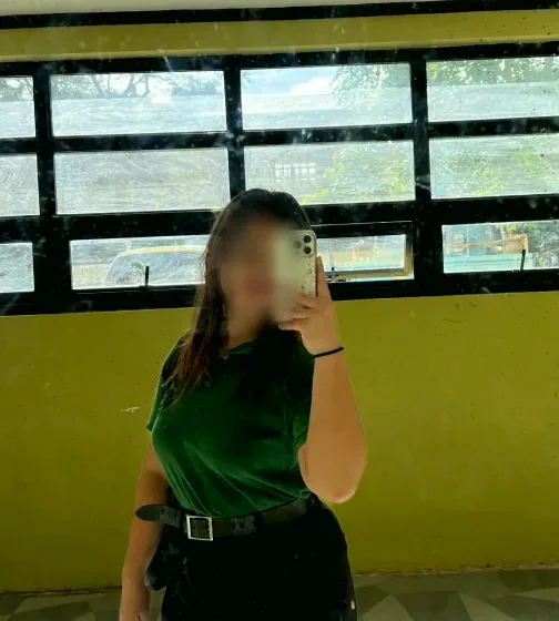 Yvonne, 19